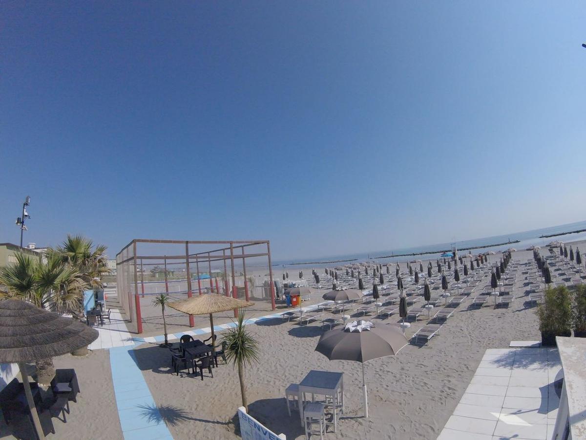 Hotel Villa Cesira Bellaria-Igea Marina Buitenkant foto
