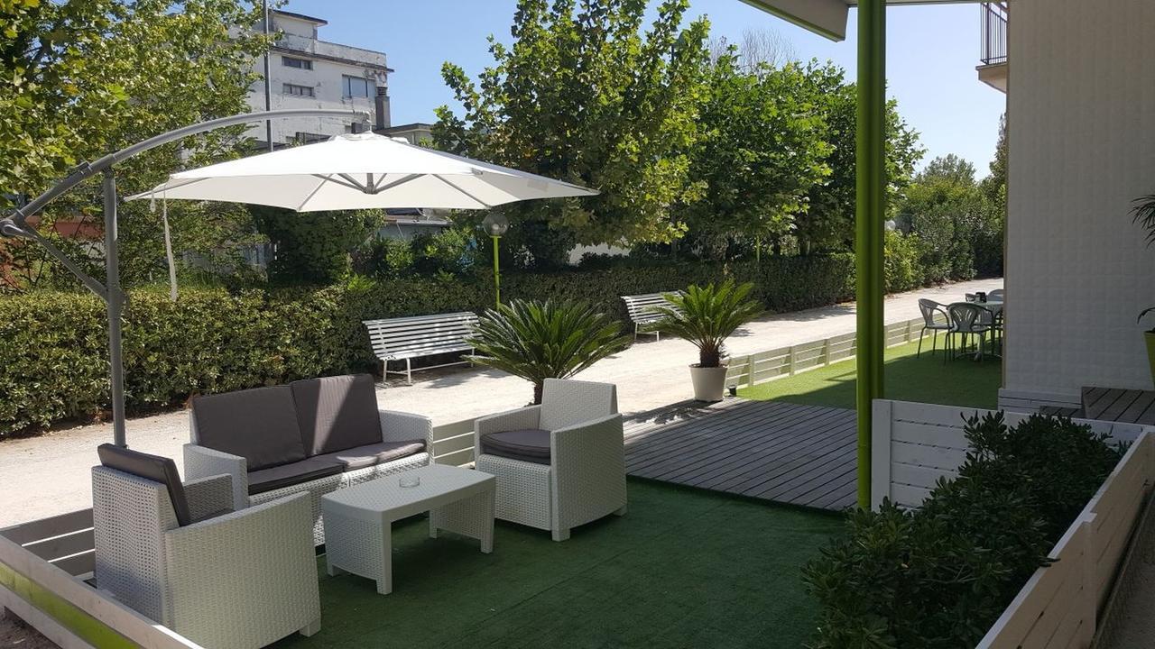 Hotel Villa Cesira Bellaria-Igea Marina Buitenkant foto