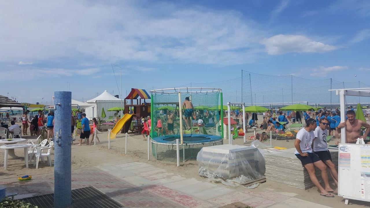 Hotel Villa Cesira Bellaria-Igea Marina Buitenkant foto