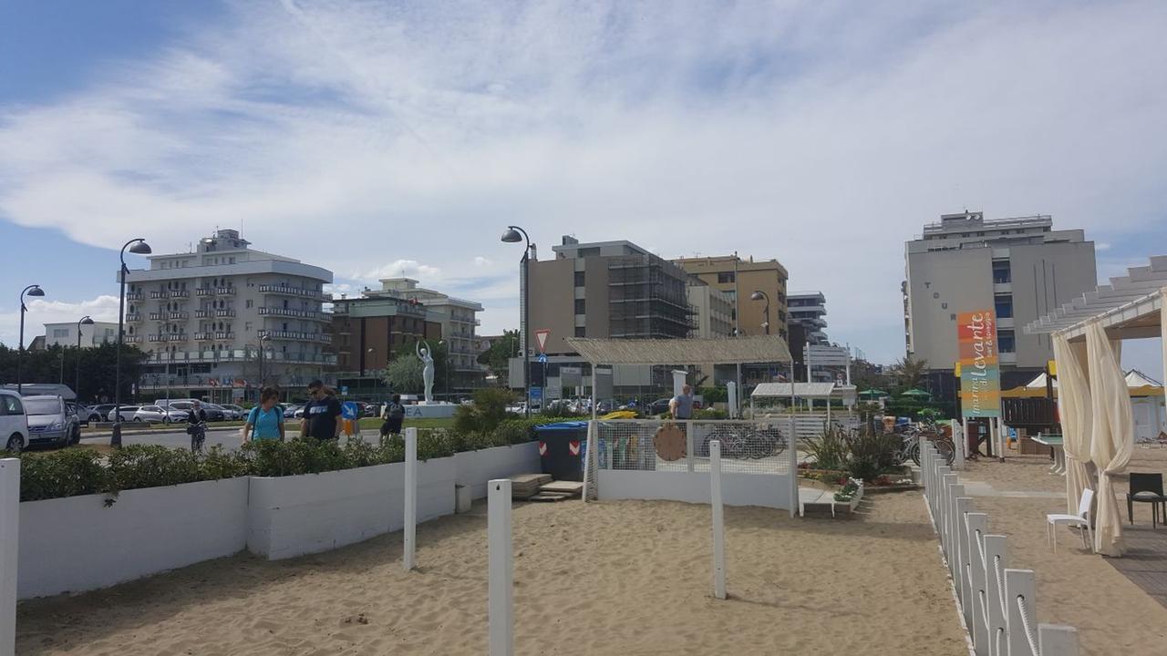 Hotel Villa Cesira Bellaria-Igea Marina Buitenkant foto