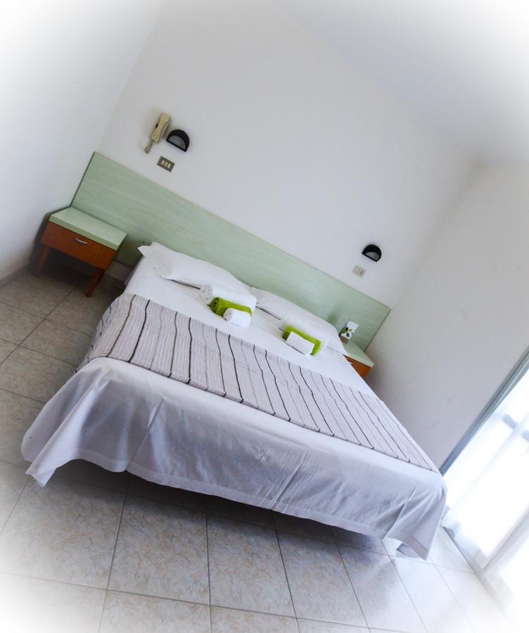 Hotel Villa Cesira Bellaria-Igea Marina Buitenkant foto